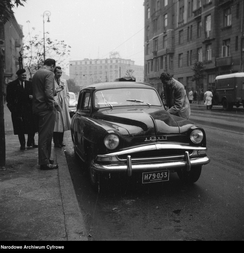 Obraz 2 z jednostki "Samochód Simca Aronde"