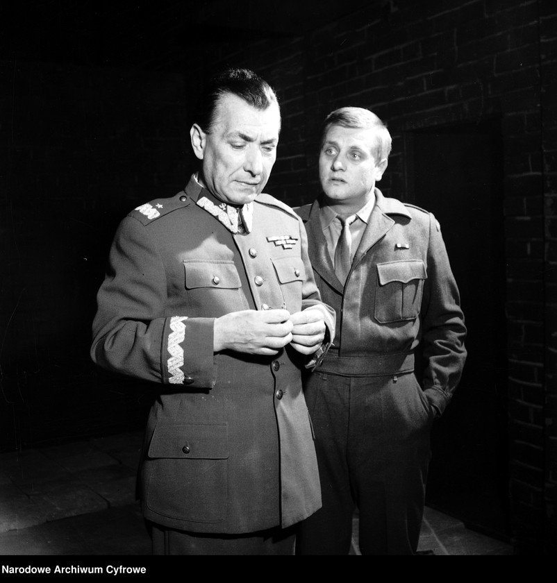 image.from.unit.number "Warszawa. Teatr Powszechny - sztuka "Kolumbowie rocznik 20""