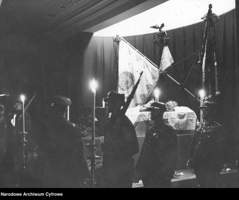 image.from.unit.number "Uroczystości pogrzebowe marszałka Polski Józefa Piłsudskiego w Warszawie"