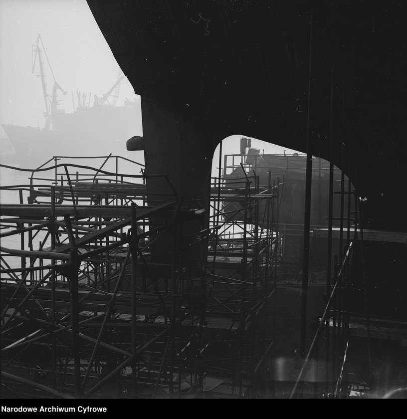 image.from.unit.number "Stocznia Szczecińska im. Adolfa Warskiego"