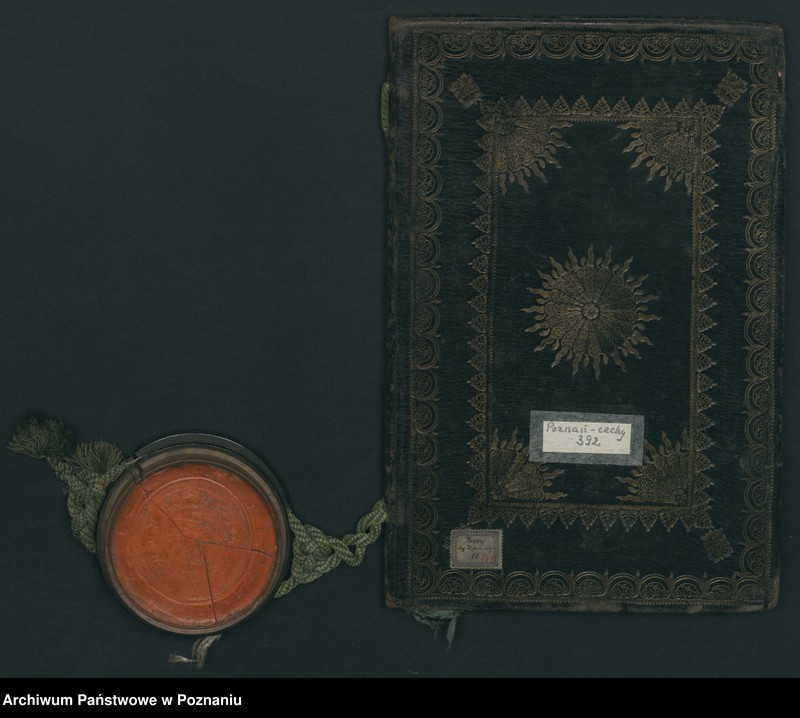 image.from.unit.number "August II (Saski), król polski … potwierdza cechowi stolarzy, tokarzy, szyfterów, organmistrzów i szklarzy w Poznaniu artykuły statutowe transumując treść"