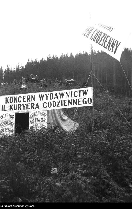 Obraz 8 z jednostki "Migawki z IX Międzynarodowego Rajdu Automobilklubu Polskiego i IV Międzynarodowego Wyścigu Tatrzańskiego"