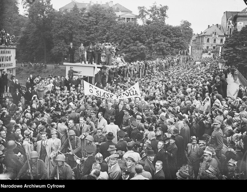 image.from.unit.number "Zajęcie Zaolzia - wkroczenie wojsk polskich do Czeskiego Cieszyna"
