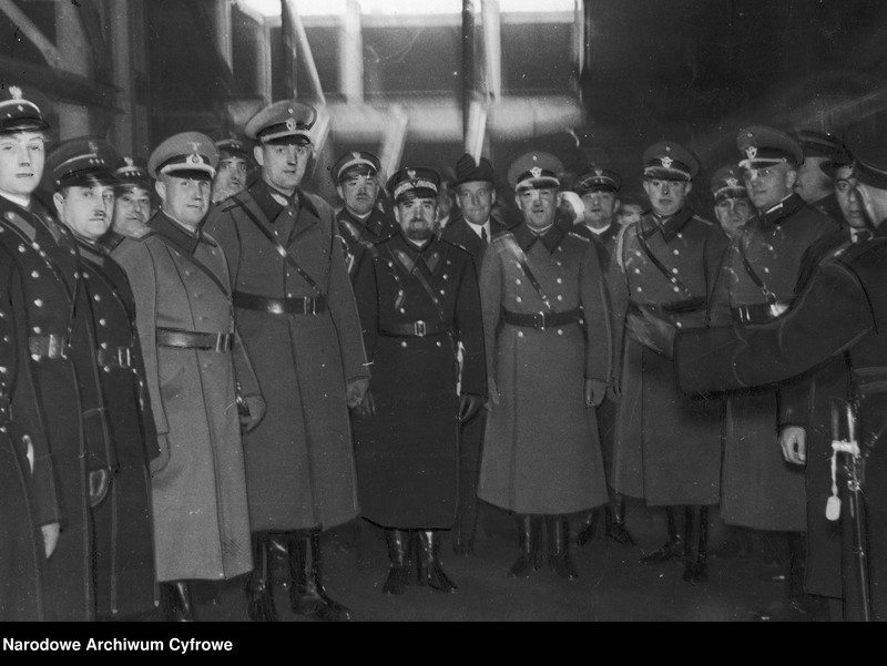 image.from.unit.number "Szef Głównego Urzędu Policji Porządkowej (Ordnungspolizei-OrPo) general der Polizei Kurt Daluege podczas pobytu w Warszawie"