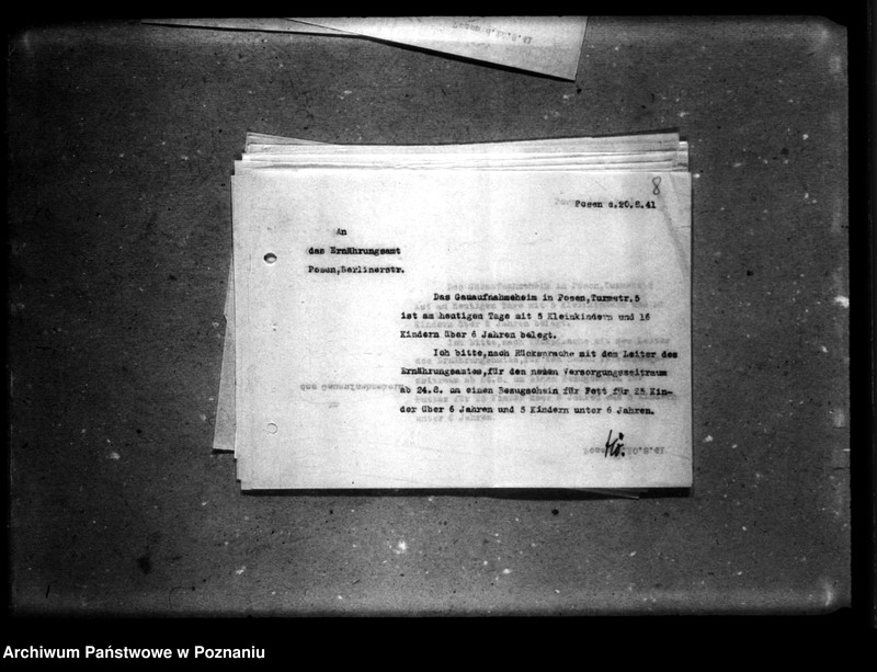 Obraz 12 z jednostki "Schriftwechsel mit dem Ernährungsamt [Korespondencja w sprawie przydziałów żywności, stany dzienne, listy personalne]."