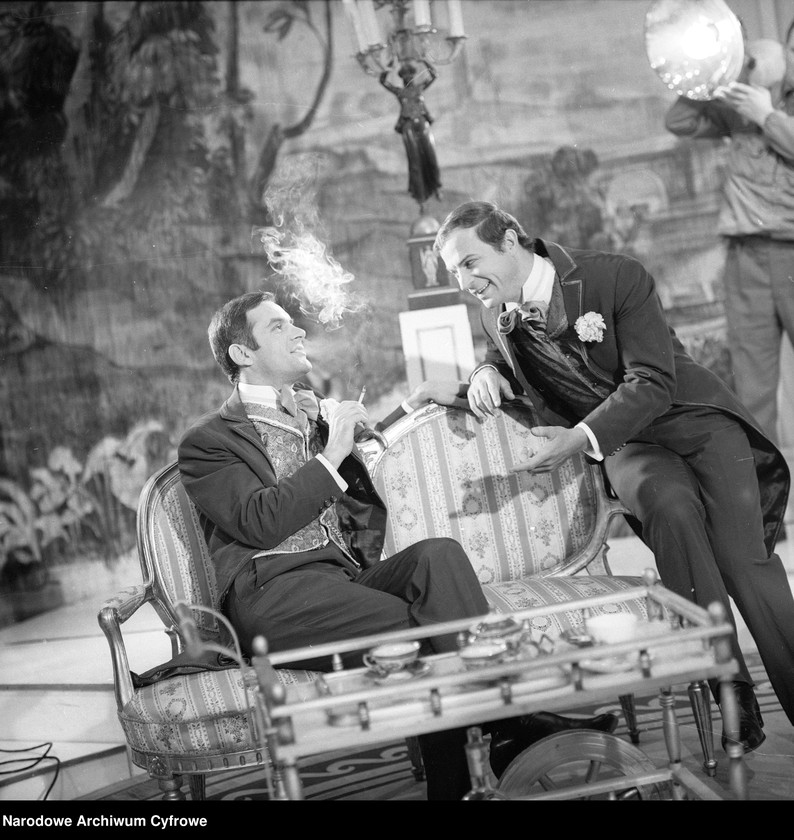 image.from.unit.number "Warszawa. Teatr Syrena - sztuka "Lord z walizki""