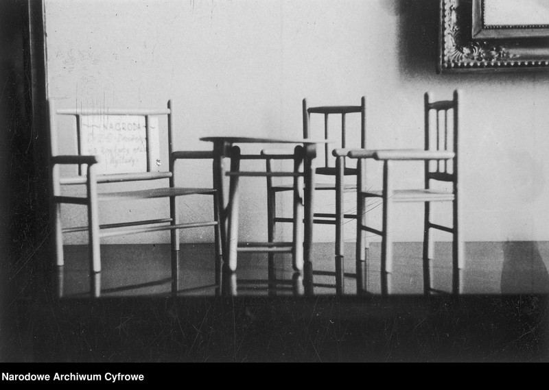 image.from.unit.number "Wystawa nagród centralnych zarządów przemysłowych na konkursy prasowe w Warszawie"