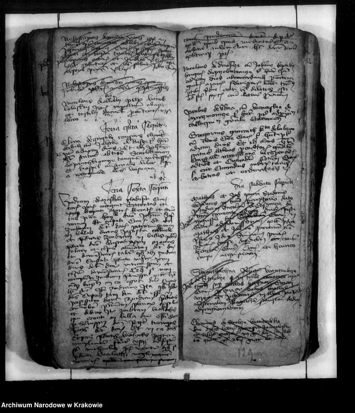 Obraz 15 z kolekcji "Wydane drukiem. Edycje źródłowe materiałów archiwalnych z zasobu ANK. cz. 2; Acta castrensia (inducta) 1407 - 1409111"