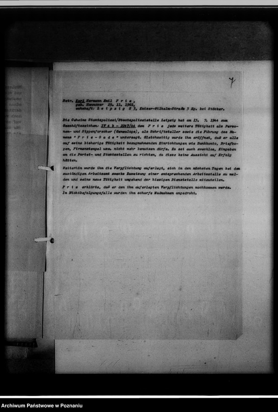 image.from.unit.number "Karl Heinz Frie`Gade - Leipzig [Lipsk]. [Korespondencja w sprawie nielegalnego uprawiania badań genealogicznych i prowadzenia poszukiwań antykwarycznych przez Frie`Gade, kilkakrotnie już karanego więzieniem]"