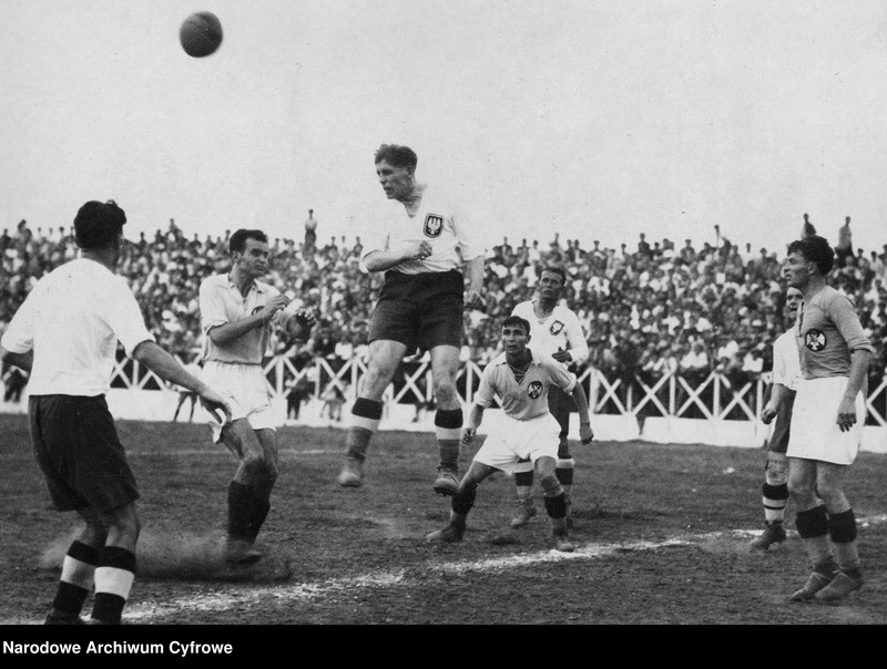 image.from.unit.number "Mecz piłki nożnej Jugosławia - Polska na Stadionie Jugoslavija w Belgradzie"