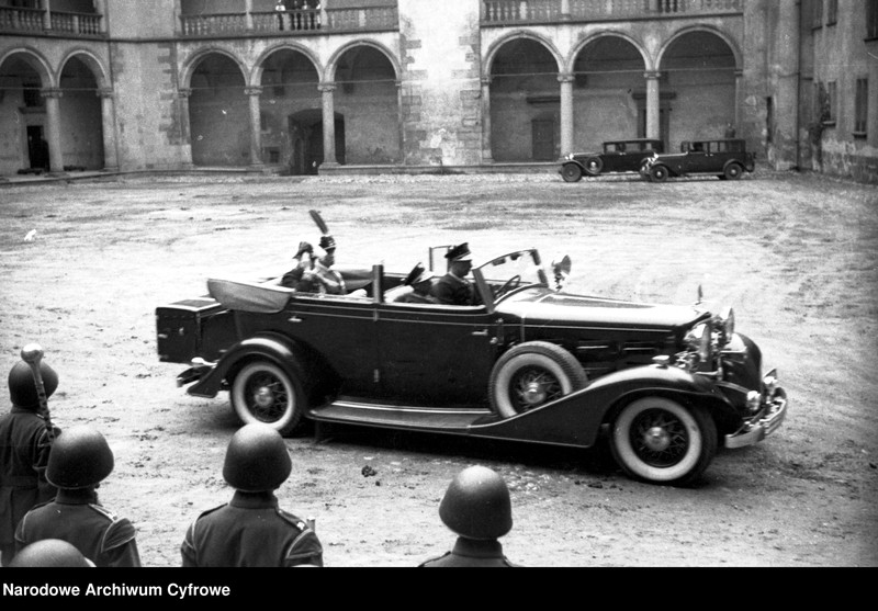 image.from.unit.number "Wizyta ambasadora Włoch w Polsce Pietro Arone di Valentino w Krakowie połączona ze złożeniem listów uwierzytelniających prezydentowi RP Ignacemu Mościckiemu"