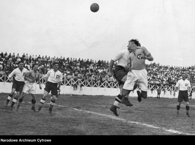 image.from.unit.number "Mecz piłki nożnej Jugosławia - Polska na Stadionie Jugoslavija w Belgradzie"
