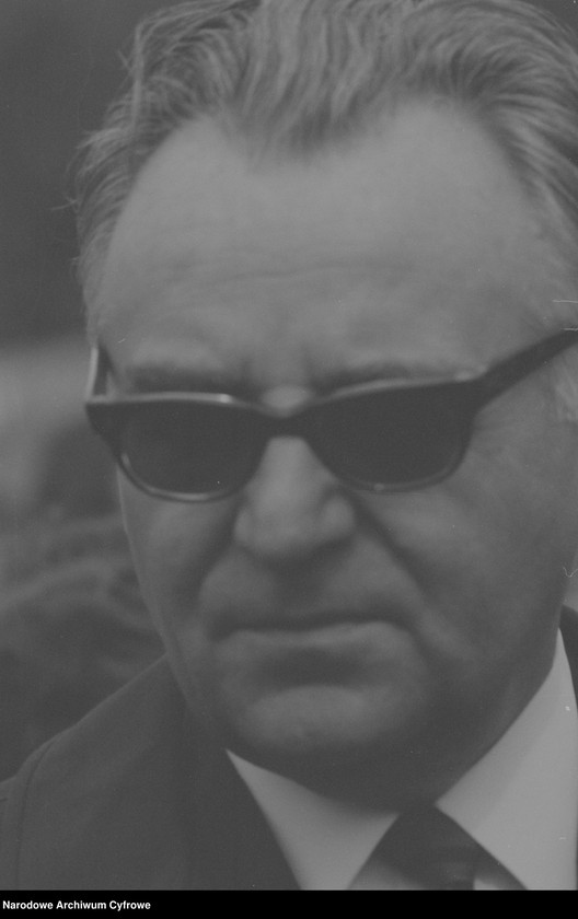 image.from.unit.number "Pochód pierwszomajowy w Warszawie"