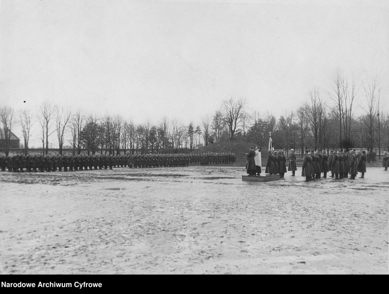 image.from.unit.number "Przysięga w Szkole Podchorążych Rezerwy Piechoty w Łobzowie"