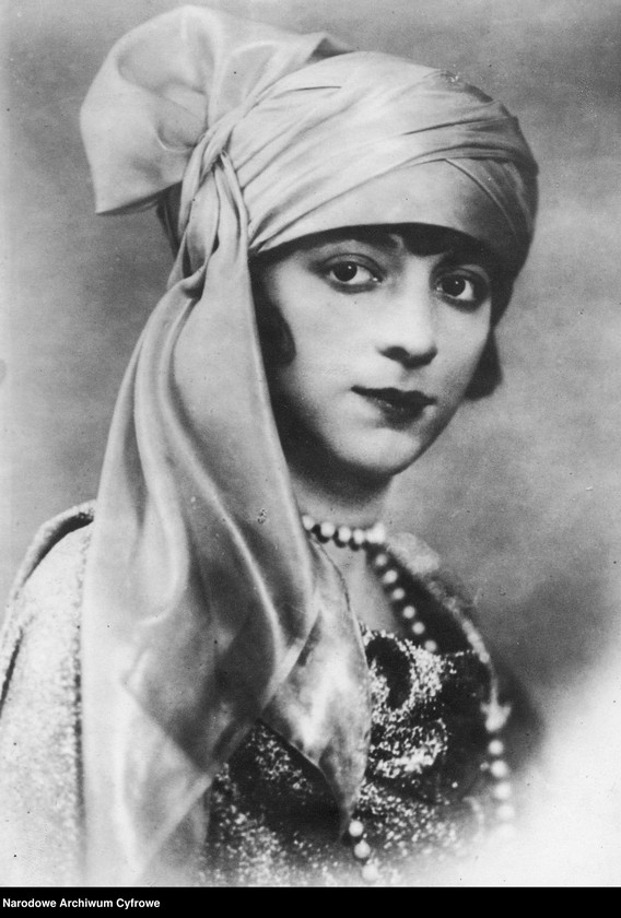 image.from.unit.number "Modna na sezon wiosenno-letni 1925"