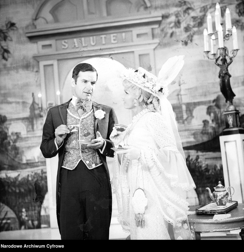 image.from.unit.number "Warszawa. Teatr Syrena - sztuka "Lord z walizki""