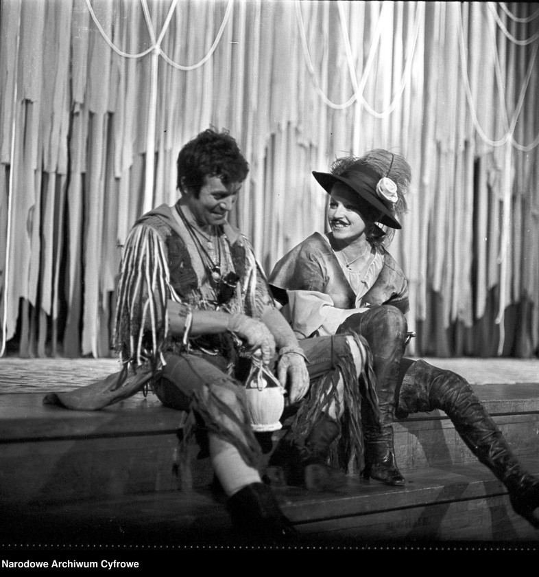 image.from.unit.number "Warszawa. Teatr Nowy - Sztuka "Zielony Gil""