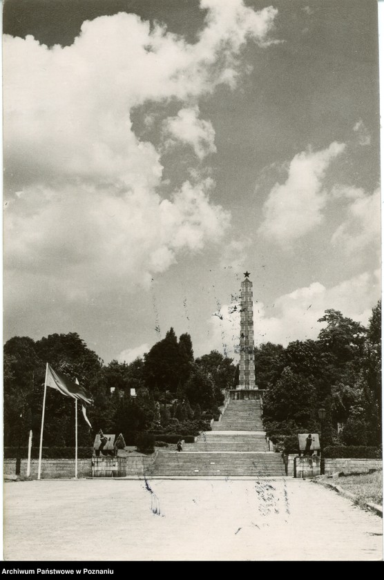 Obraz 1 z jednostki "Poznań - Cytadela: pomnik na cmentarzu poległych w II wojnie światowej"