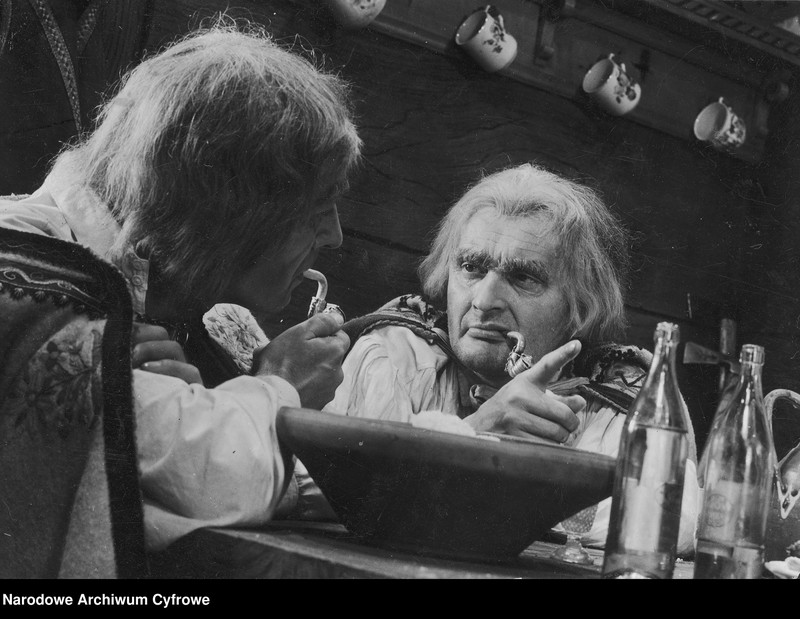 image.from.unit.number "Film "Zamarłe echo""