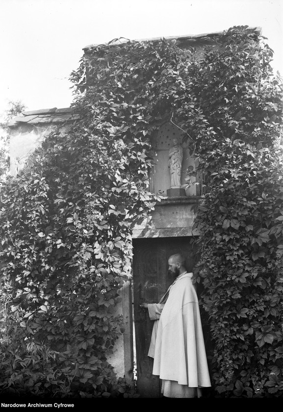 image.from.unit.number "Klasztor Kamedułów na Bielanach w Krakowie"