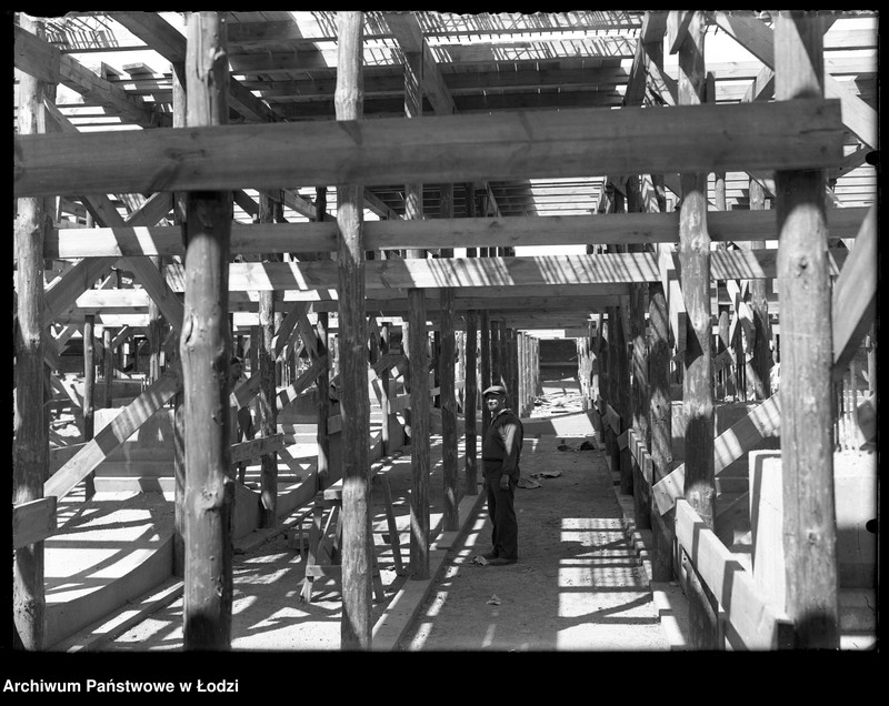 Obraz 1 z jednostki "Stoki, zbiorniki wody, budowa, konstrukcja do budowy zbiornika"