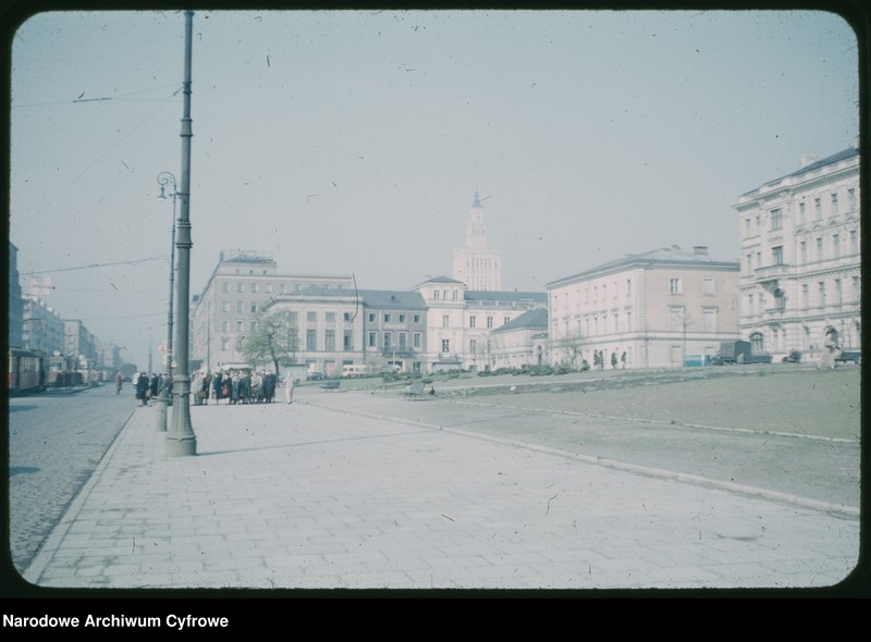 image.from.unit.number "Widoki Warszawy na trasie: Powiśle - Hoża - Nowy Świat - Stadion X-lecia - Praga Północ - trasa W-Z - Krakowskie Przedmieście - Nowy Świat - Aleje Jerozolimskie - Marszałkowska"
