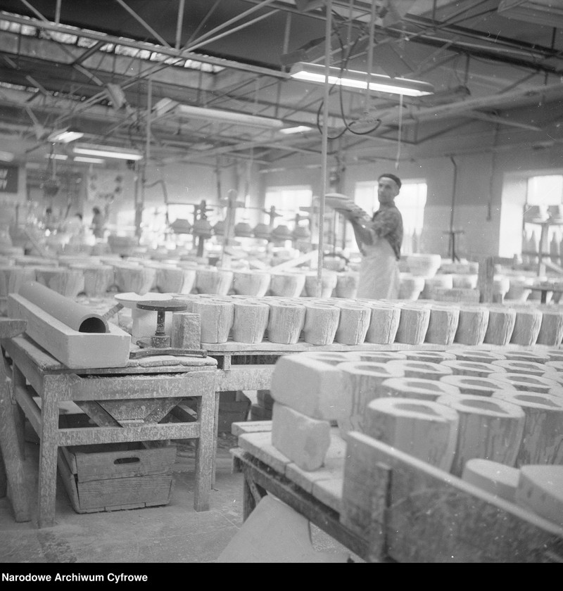 Obraz 16 z kolekcji "Fabryki i zakłady pracy w PRL111"