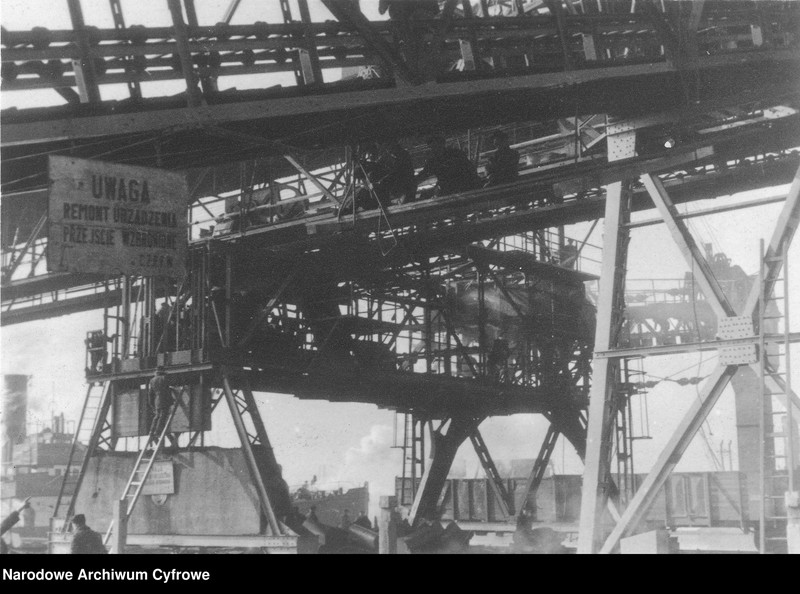 image.from.unit.number "Urządzenia portowe w Gdańsku"