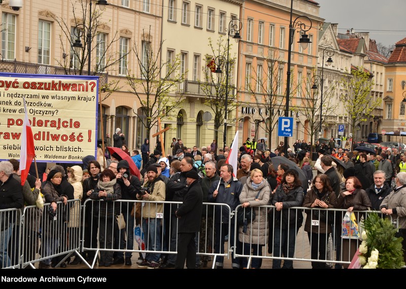 Obraz 16 z jednostki "Uroczystość upamiętniająca czwartą rocznicę katastrofy smoleńskiej"