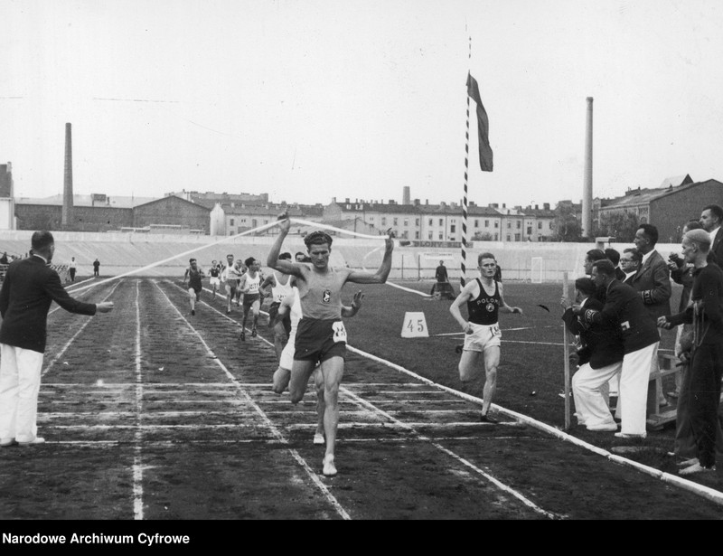 image.from.unit.number "Lekkoatletyczne mistrzostwa Polski na Stadionie Wojska Polskiego im. Marszałka Józefa Piłsudskiego w Warszawie"