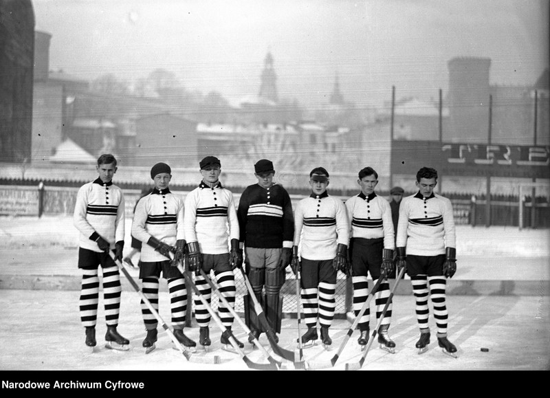 image.from.unit.number "Drużyna hokejowa klubu sportowego Cracovia"