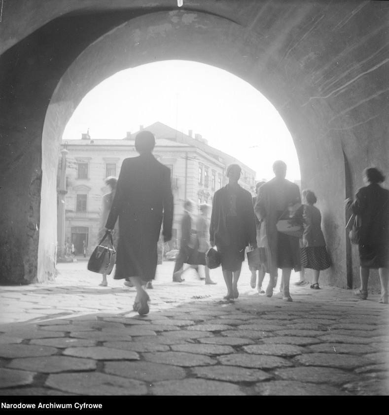 image.from.unit.number "Lublin"