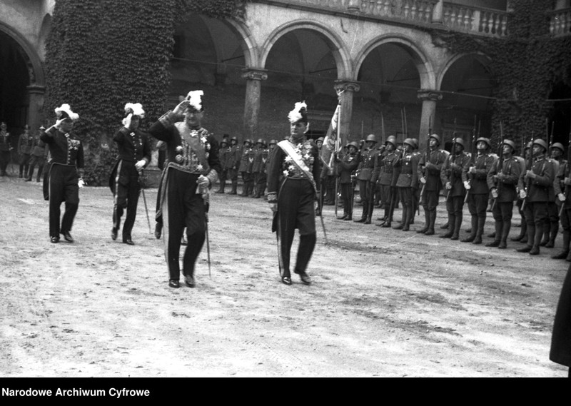 image.from.unit.number "Wizyta ambasadora Włoch w Polsce Pietro Arone di Valentino w Krakowie połączona ze złożeniem listów uwierzytelniających prezydentowi RP Ignacemu Mościckiemu"