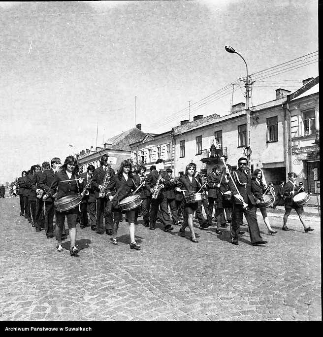 image.from.unit.number "[Pochód pierwszomajowy w Suwałkach ?]"