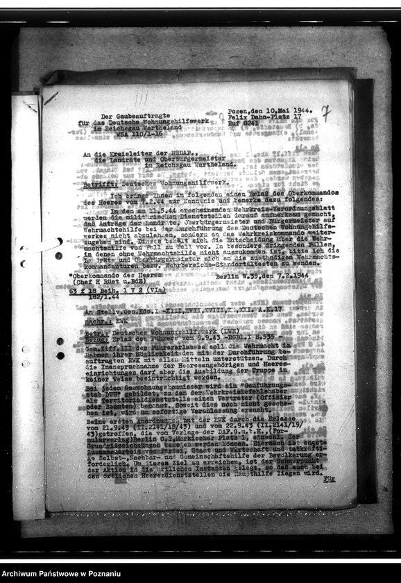 Obraz 11 z jednostki "D. W. H. - Fertigung von Betonelementen für DWH. Massivheme. Mithilfe der Wehrmacht beim DHW. Leihpferde an die Bauhilfe der Deutschen Arbeitsfront"