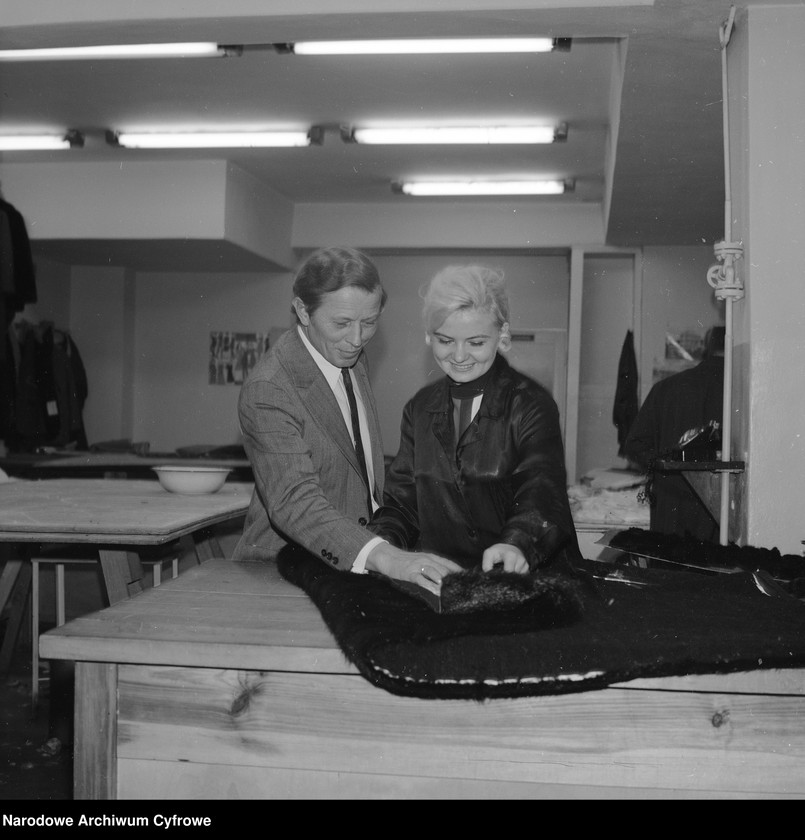 image.from.unit.number "Przedsiębiorstwo Krawiecko-Kuśnierskie Stołecznego Przemysłu Terenowego "Ambasador""