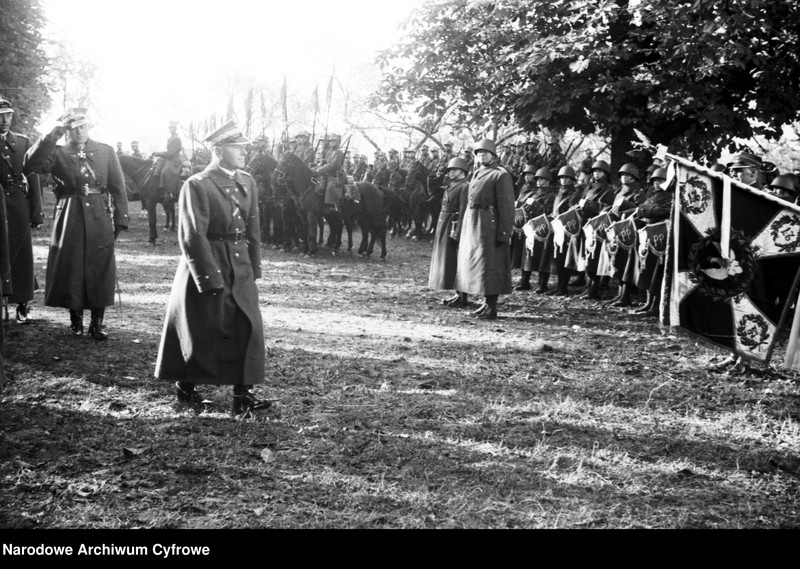 image.from.unit.number "Przeniesienie trumny z prochami hetmana Stefana Czarnieckiego do sarkofagu w Czarncy"