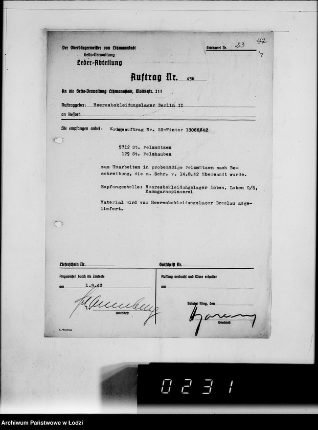 Obraz 8 z jednostki "456 Kriegsauftrag SS 13066/42 5712 Pelzmützen, 129 Pelzhauben HBA Berlin II"