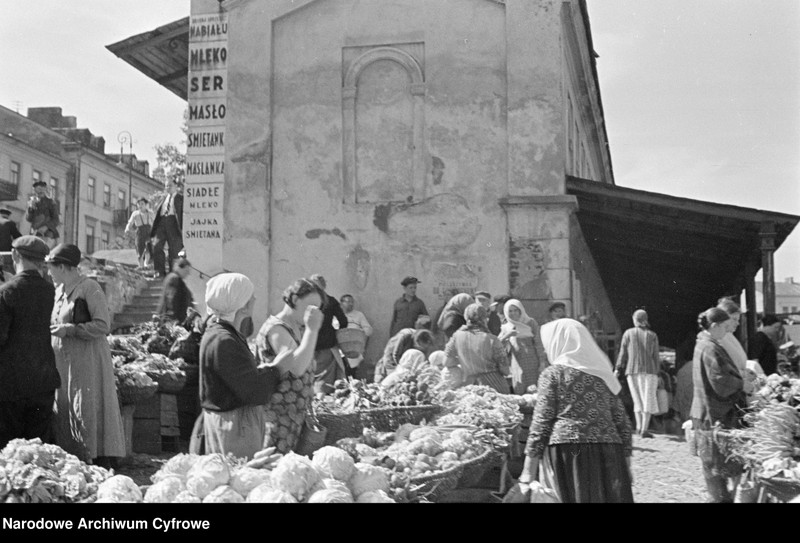 image.from.unit "Lublin - targ przy ul. Świętoduskiej"