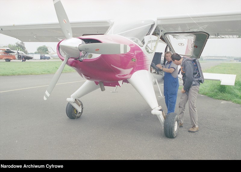 image.from.unit.number "Samolot PZL-104M Wilga 2000 (SP-PHG) - oblot prototypu"