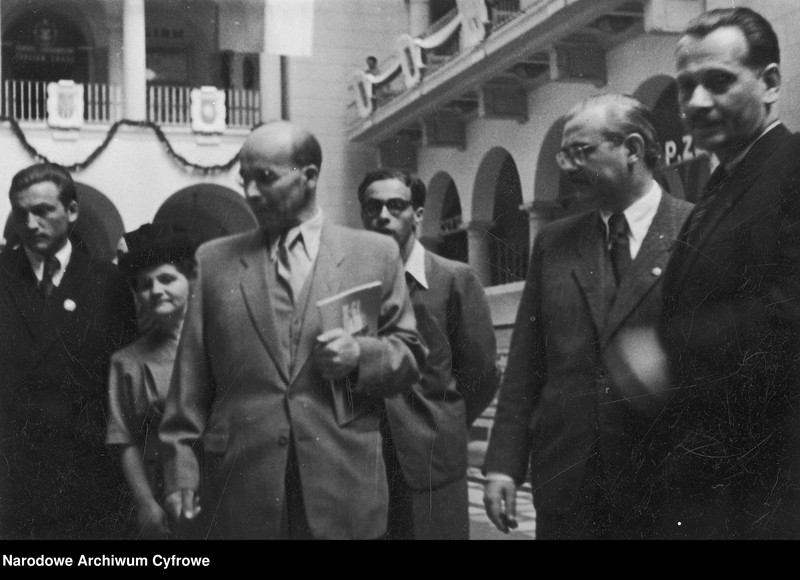 image.from.unit.number "Wystawa Przemysłu Ziem Odzyskanych w salach Państwowego Instytutu Geologicznego przy ul. Rakowieckiej 4 w Warszawie"