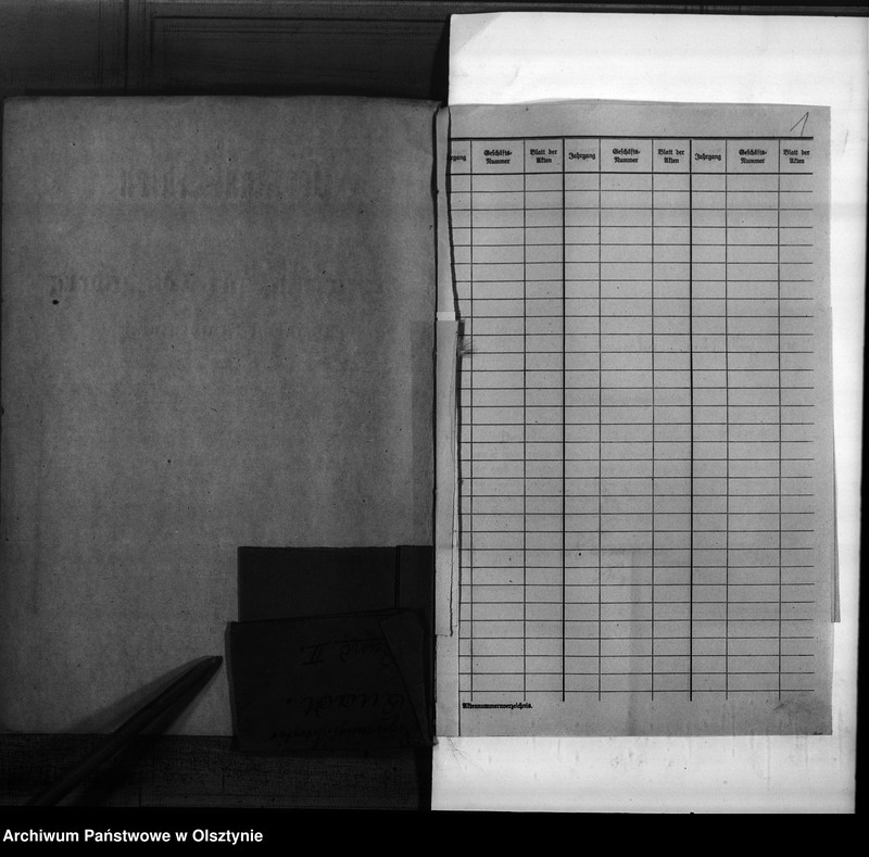 image.from.unit.number "Personal-Akten für den Regierungs-Sekretär Quadt [Hermann]"