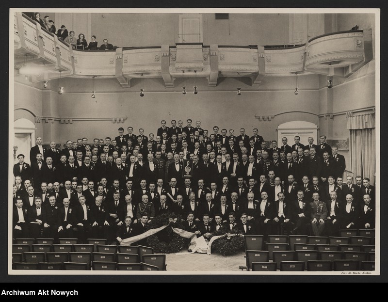 image.from.unit.number "Fotografie grupowe z udziałem I. J. Paderewskiego. Fotografie uroczystości i obchodów przesłane I. J. Paderewskiemu"