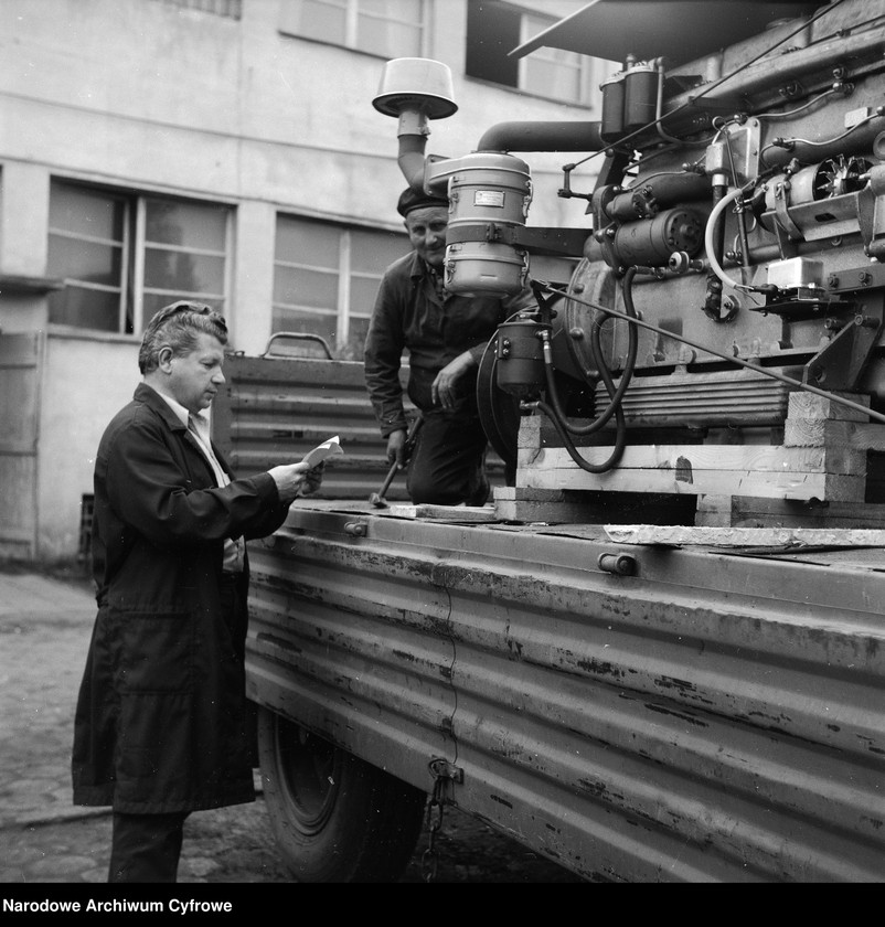 image.from.unit.number "Fabryka Maszyn Żniwnych w Płocku"