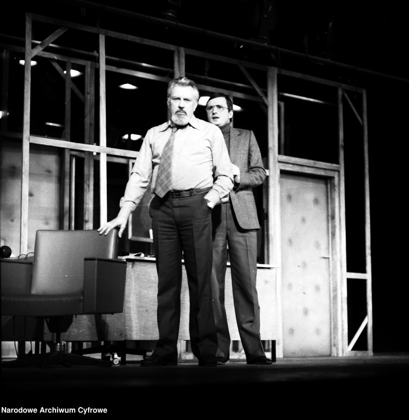 Obraz 14 z jednostki "Warszawa. Teatr Nowy - sztuka "A deszcz ciągle pada""
