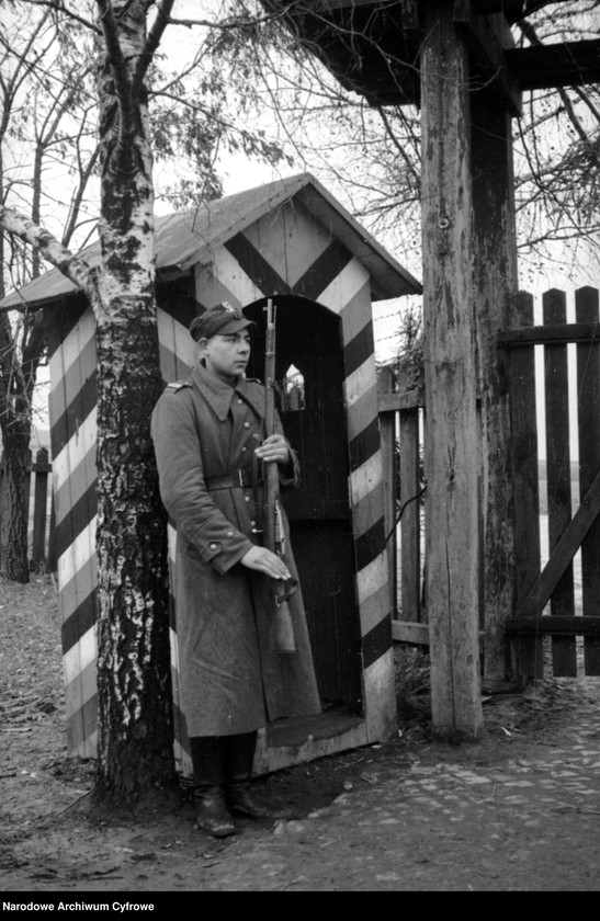 image.from.unit.number "Życie żołnierzy Ludowego Wojska Polskiego [LWP] w koszarach"