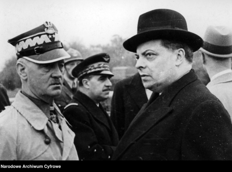 image.from.unit.number "1 Dywizja Grenadierów Wojska Polskiego we Francji - obchody święta 3 Maja i uroczystość nadania miana Grenadierów odbywające się przy szosie Autreville-Martigny"