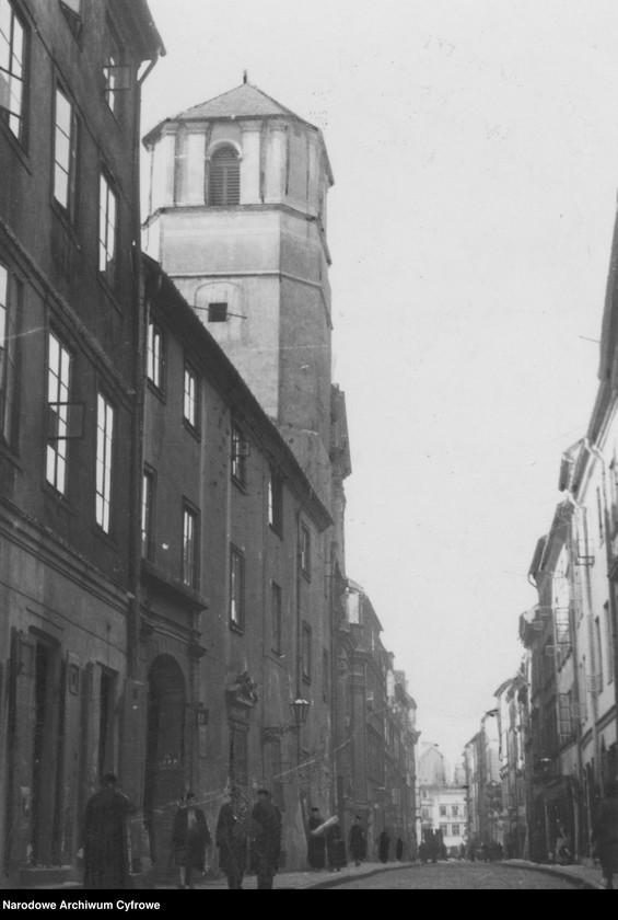 image.from.unit.number "Ulica Piwna w Warszawie"