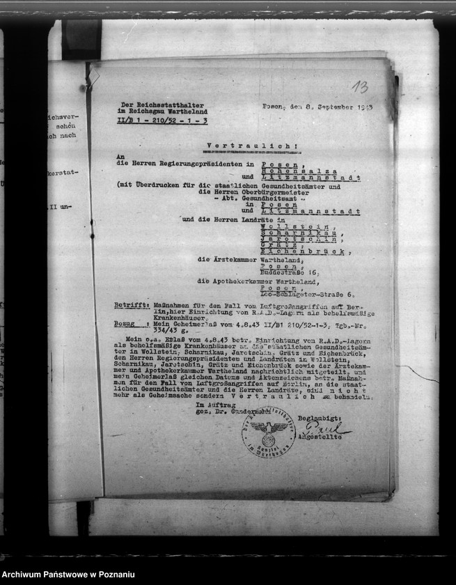 Obraz 17 z jednostki "Gesundheitspflege für werdende Mutter. Musterung der Wehrpflichtigen. Fliegenbekämpfung - Gesundheitliche Betreuung der Zivilbevölkerung"