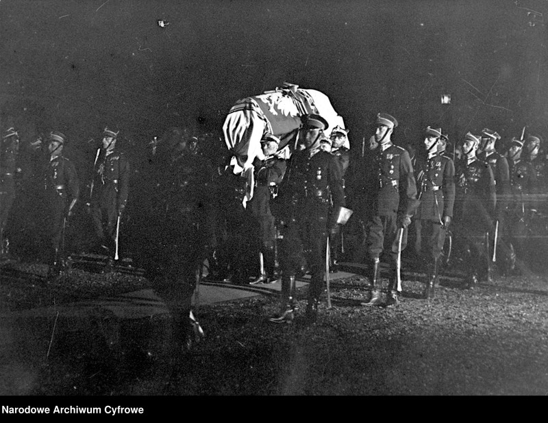 image.from.unit.number "Uroczystości pogrzebowe marszałka Polski Józefa Piłsudskiego w Warszawie"